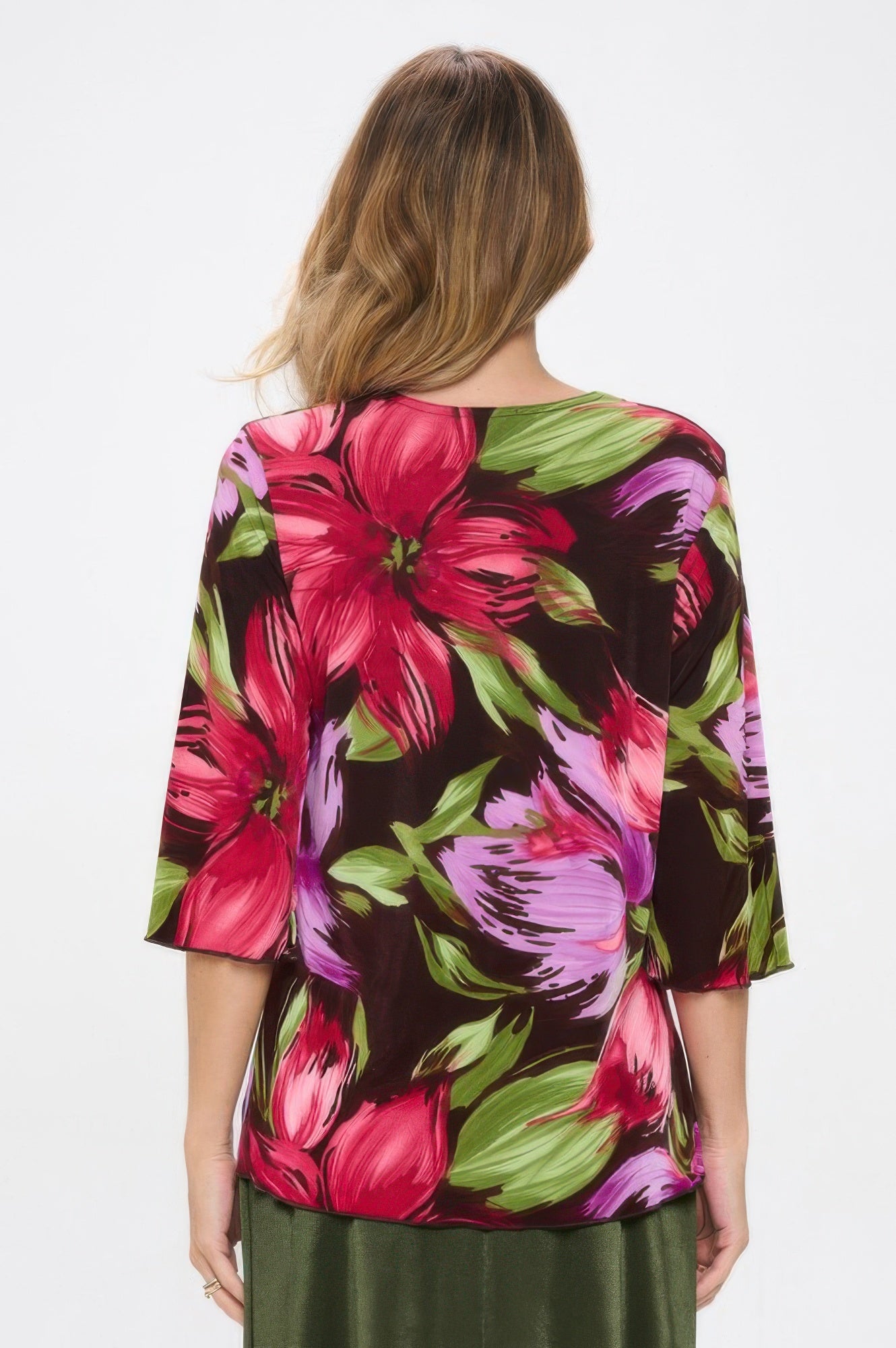 Plus Size Round Neckline Quarter Sleeve Top