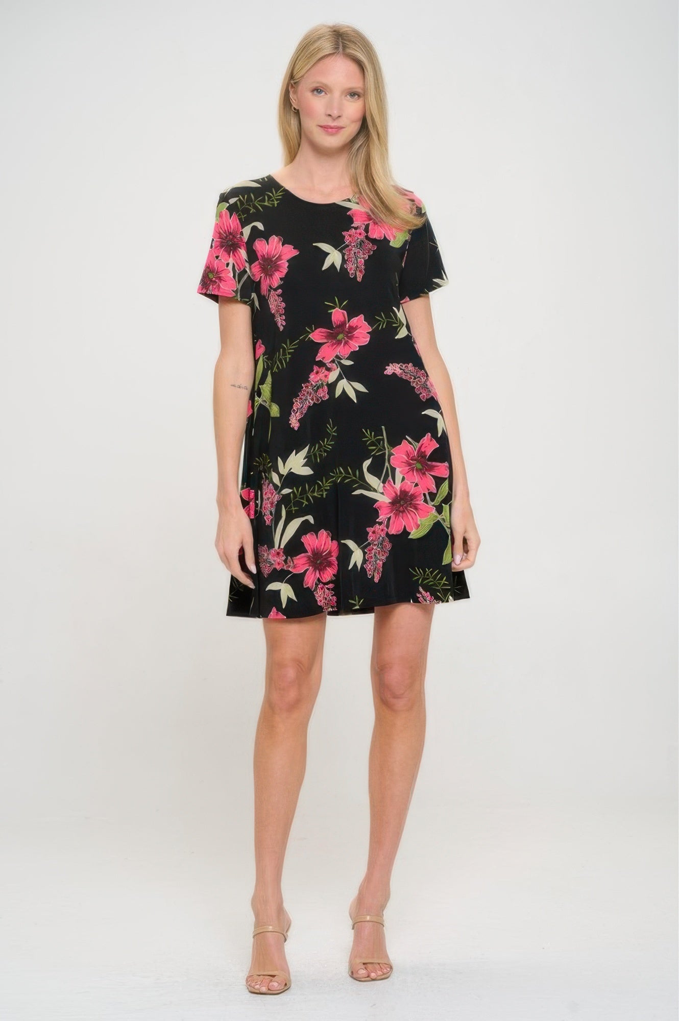 Short-sleeved Knee-length Dress