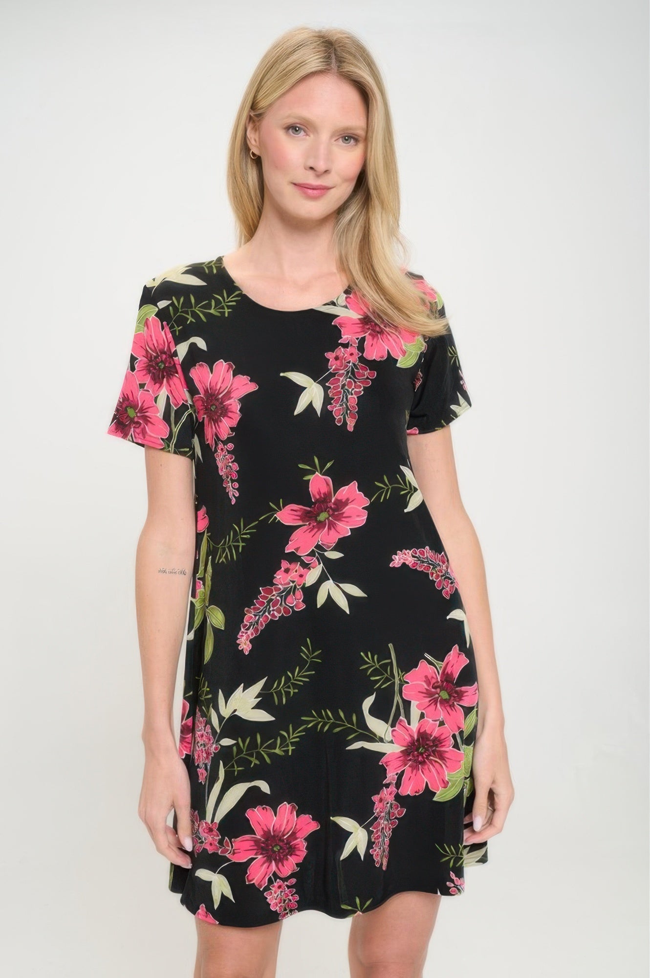 Short-sleeved Knee-length Dress