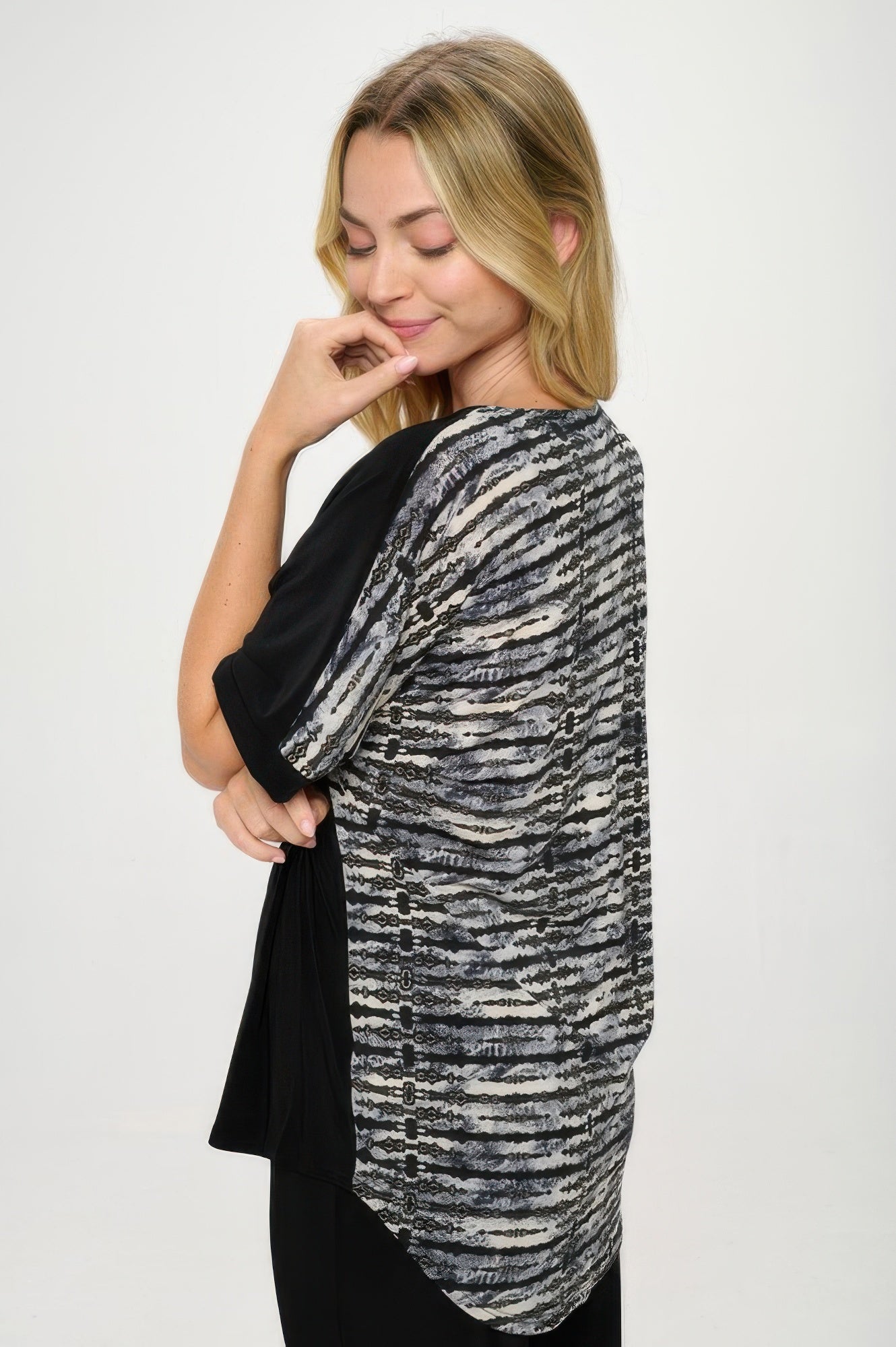 Hit Inbinding Neck Contrast Dolman Sleeve Top