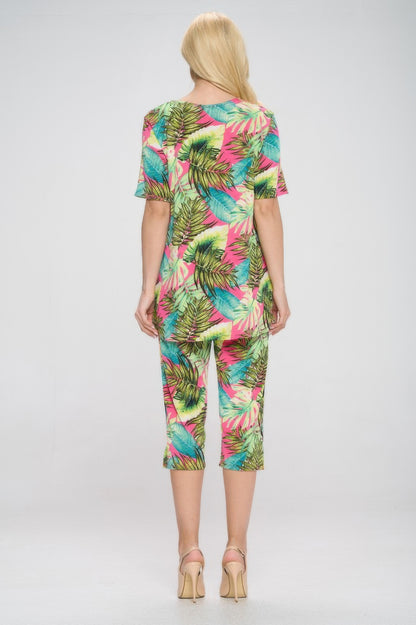 Plus Size Short Sleeve Top And Capri Pants Set