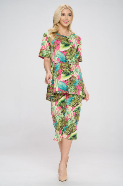 Plus Size Short Sleeve Top And Capri Pants Set