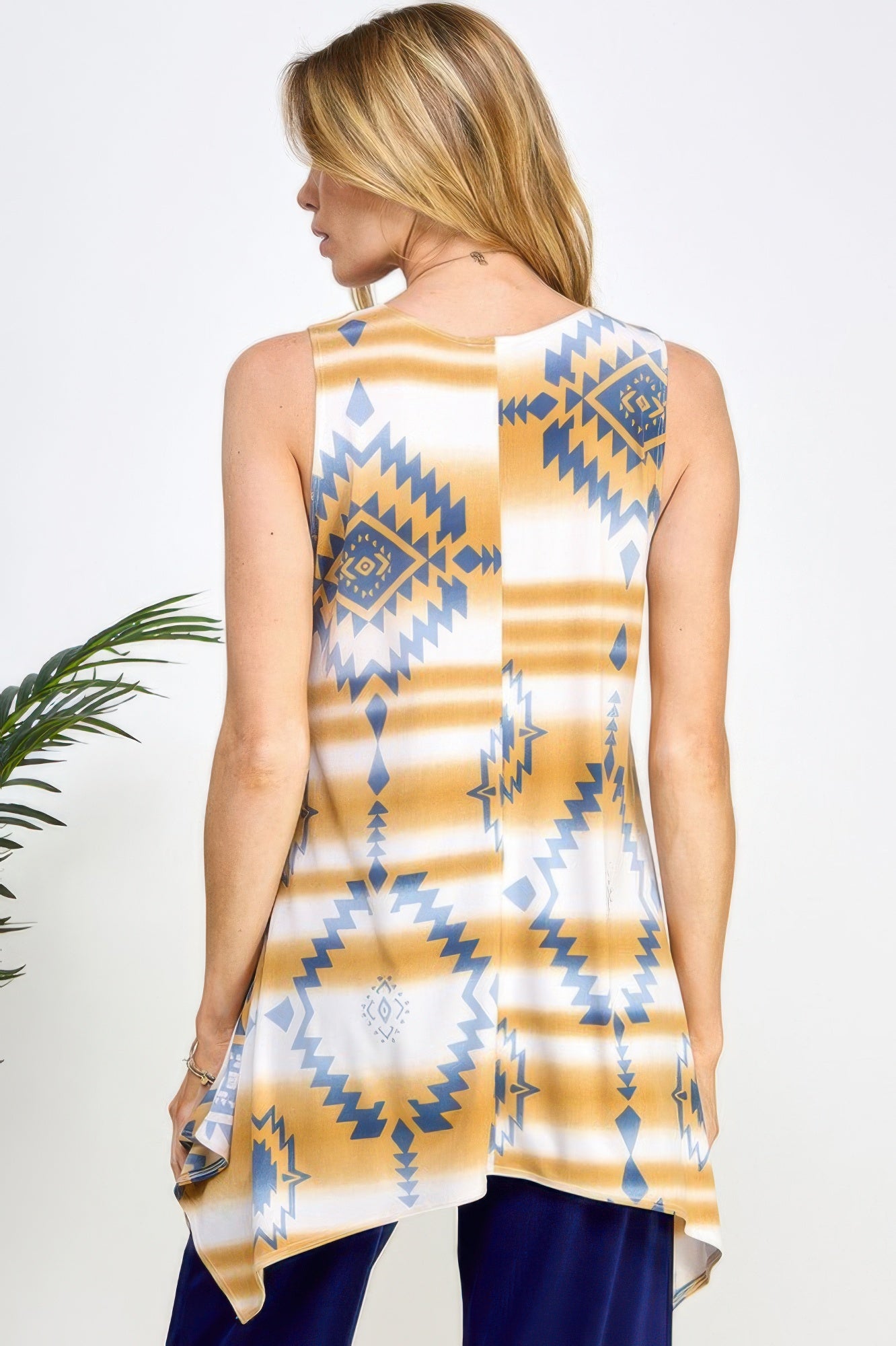 Hit Handkerchief Hem Tank