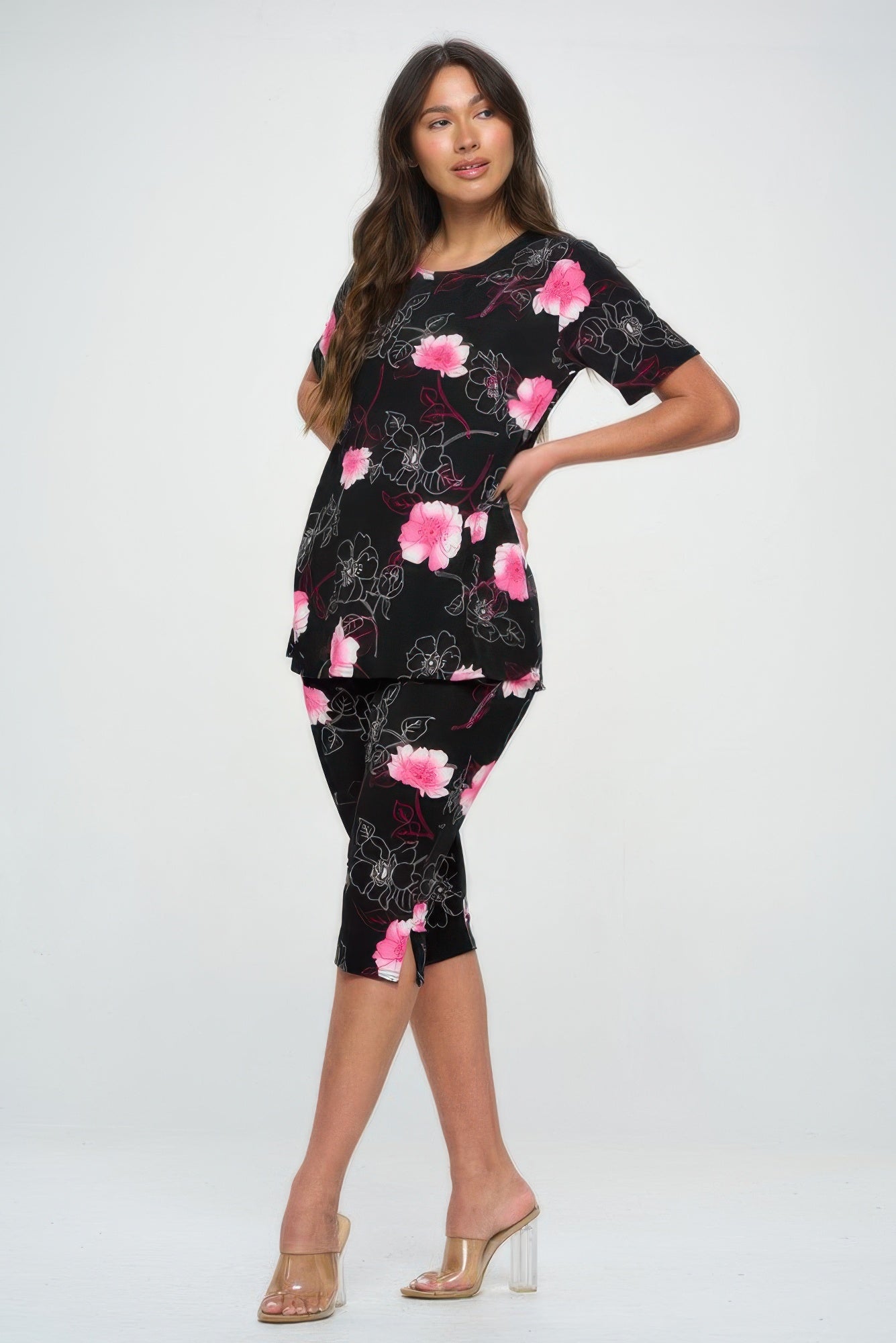 Short Sleeve Top Capri Pants Set