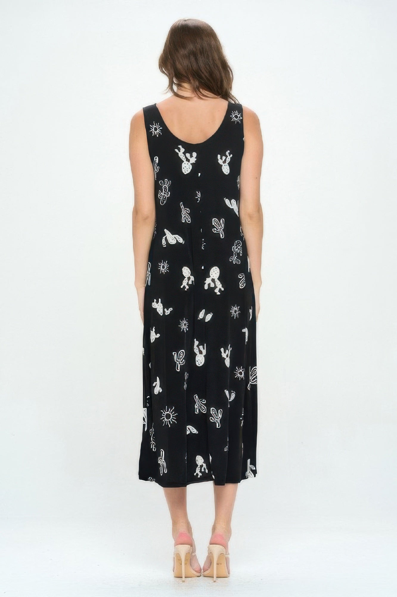 Sleeveless And Soft Round-neckline Long