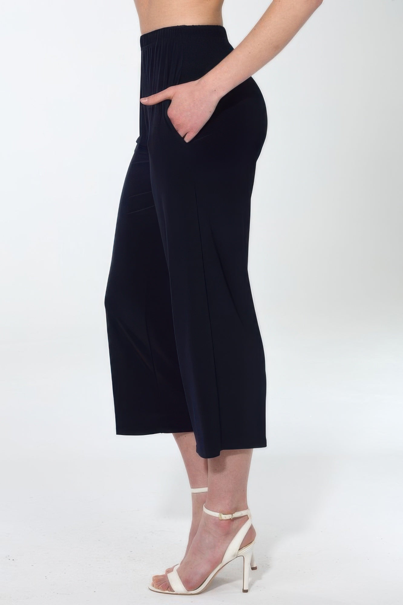 Hit Wide Leg Ankle Length Pants