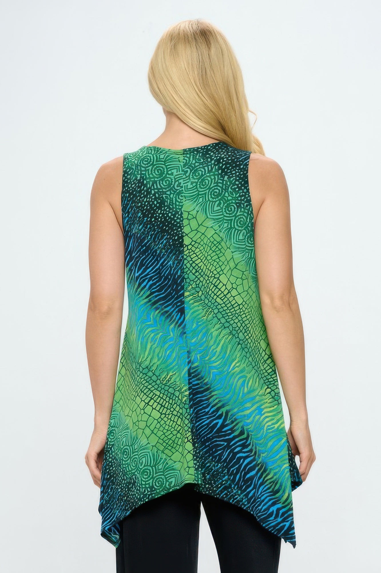 Plus Size Hit Shark Bite Hem Tank