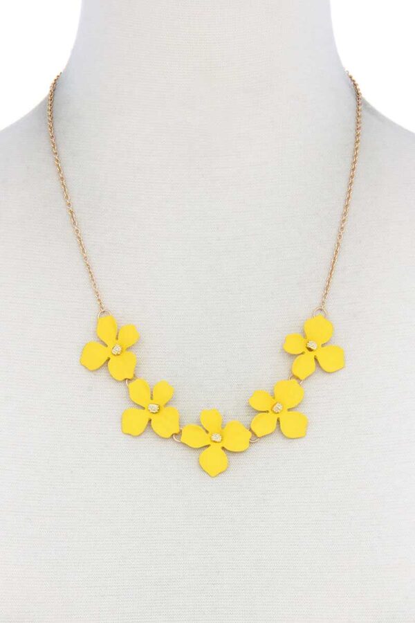 Flower Necklace – Colorful Floral Pendant, 18″
