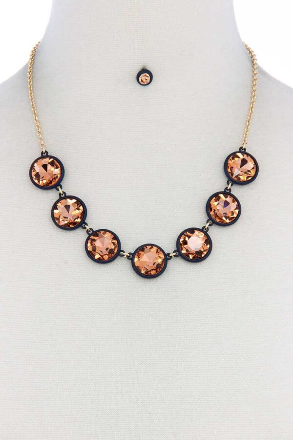 Round Pendant Necklace – Clean Circular Design