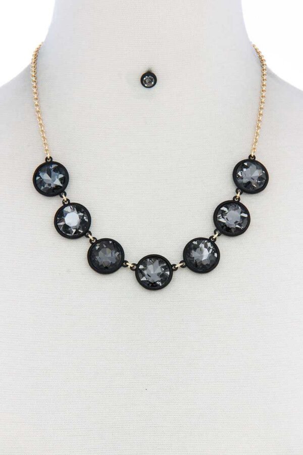 Round Pendant Necklace – Clean Circular Design