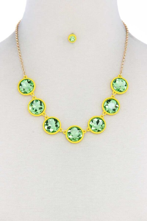 Round Pendant Necklace – Clean Circular Design