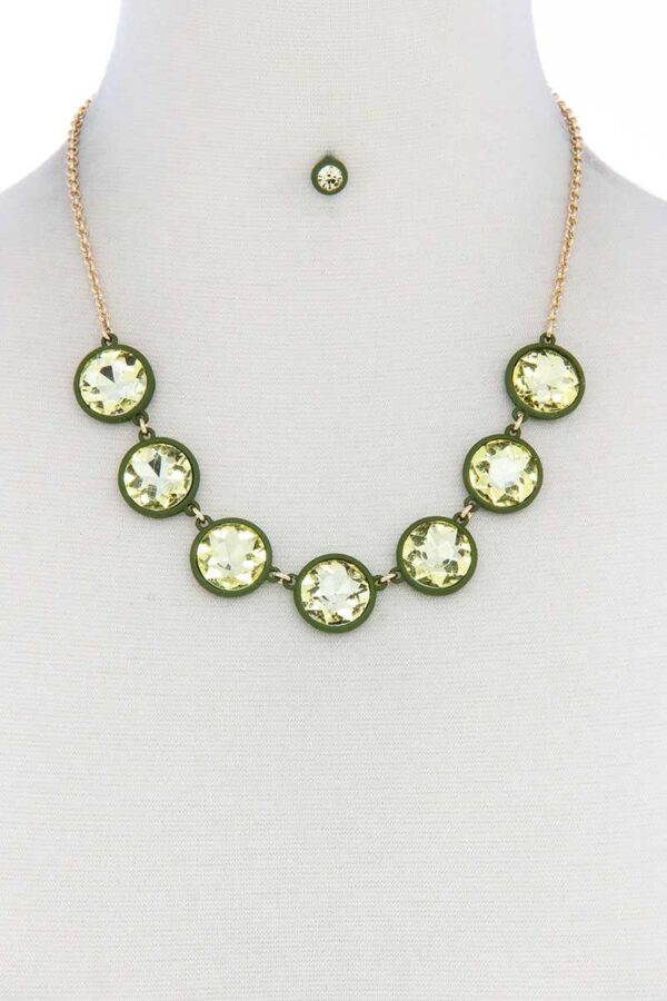 Round Pendant Necklace – Clean Circular Design