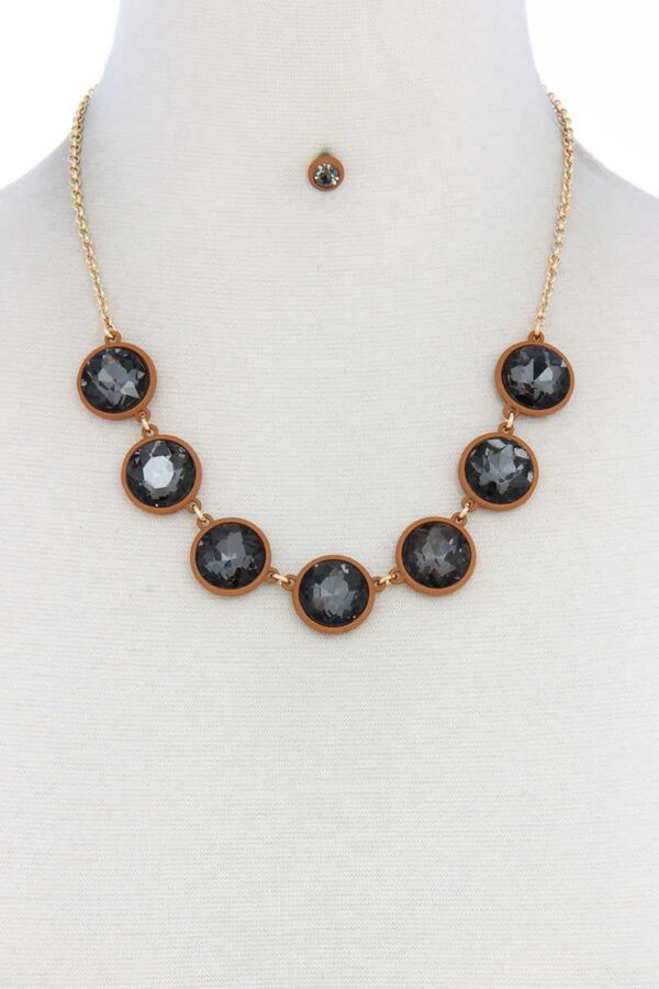 Round Pendant Necklace – Clean Circular Design
