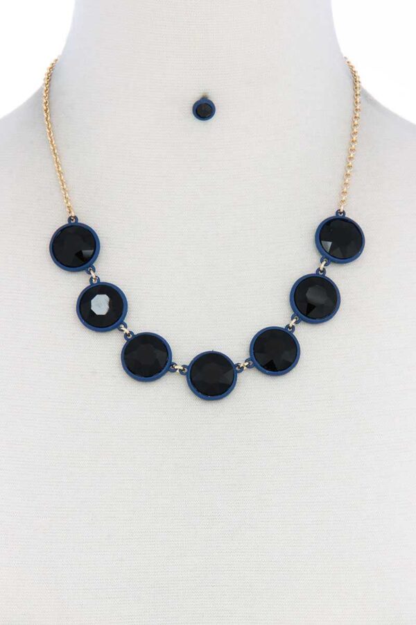 Round Pendant Necklace – Clean Circular Design