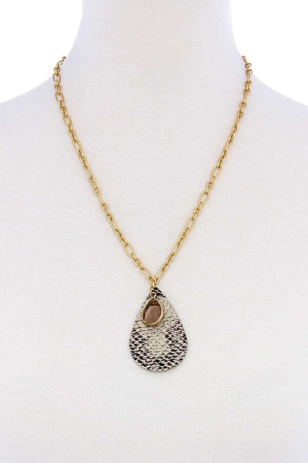 Tear-Drop Pendant Chain Necklace – Pink or Natural