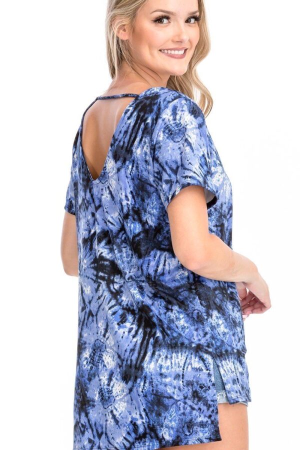 Tie Dye Short Sleeve Top with Cage V-Neck – Blue