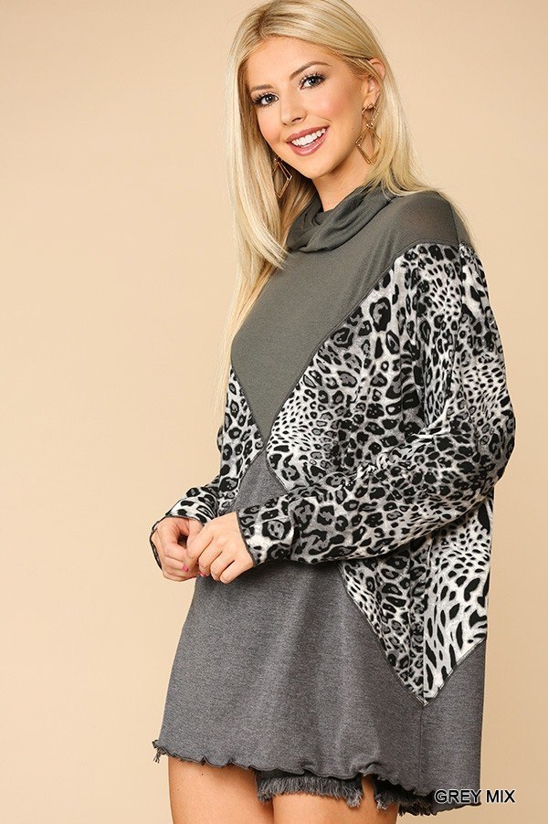 Mixed Knit Turtleneck Top – Animal & Solid Knit, Grey Mix