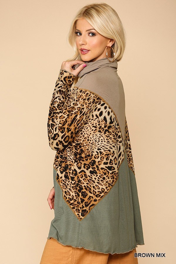 Mixed Knit Turtleneck Top with Animal Accent – Brown Mix