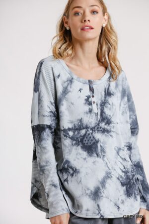 Tie Dye Ribbed Button-Front Top with Round Hem – Grey Mix