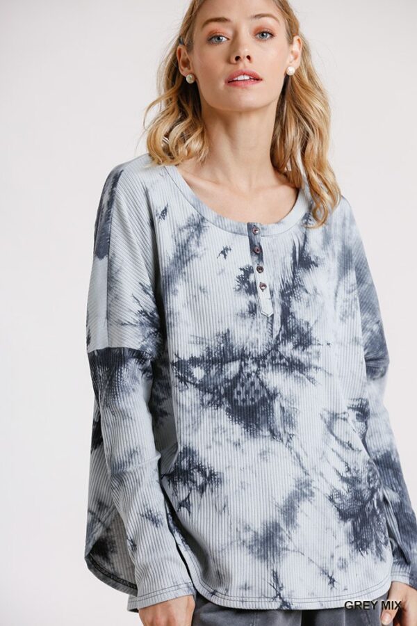 Tie Dye Ribbed Button-Front Top with Round Hem – Grey Mix