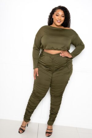 Off-Shoulder Cropped Top & Ruched Leggings Set – Olive (Plus Size)