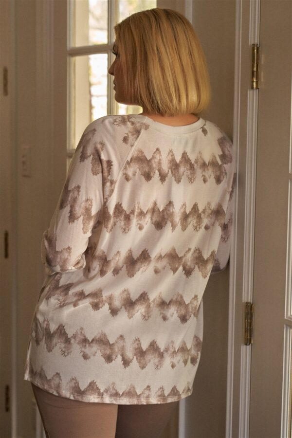Plus Size Abstract-Blur Sweatshirt in Cream & Taupe