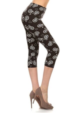 Cropped Capri Leggings with Multi-Color Print