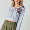 Cropped Sweatshirt with Floral Embroidery – Heather Grey