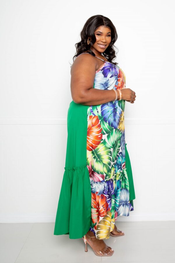 Splice Tropical Plus Size Dress – Marble Print Tiered (Multi/Green)