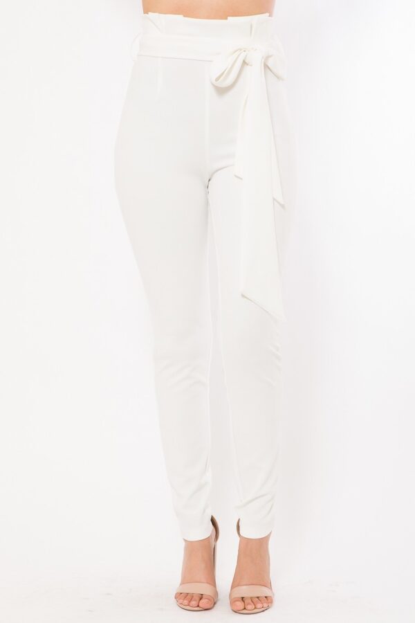 High-Waist Skinny Pants with Belt Detail – White