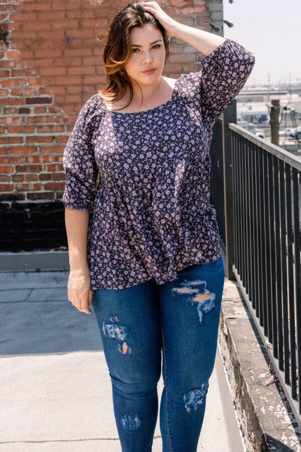 Plus Size Tiny Floral Square-Neck Top – Midnight