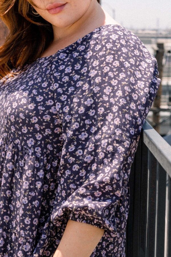 Plus Size Tiny Floral Square-Neck Top – Midnight