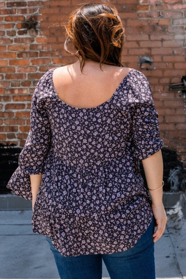 Plus Size Tiny Floral Square-Neck Top – Midnight