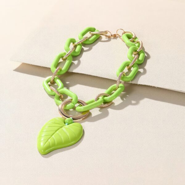 Chunky Acrylic Leaf Pendant Necklace – 24-inch