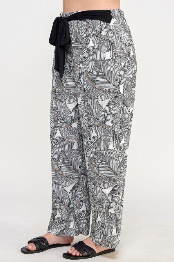 Plisse Palm-Print Plus-Size Pants with Contrast Tie