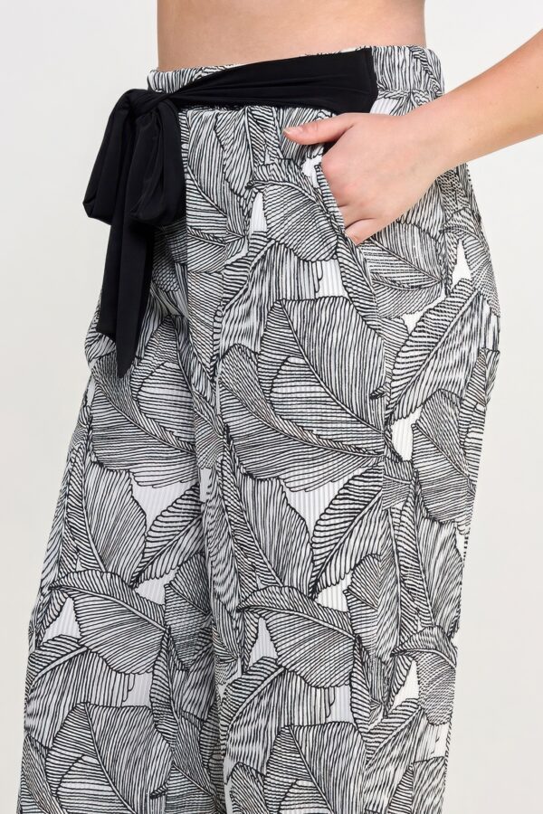 Plisse Palm-Print Plus-Size Pants with Contrast Tie