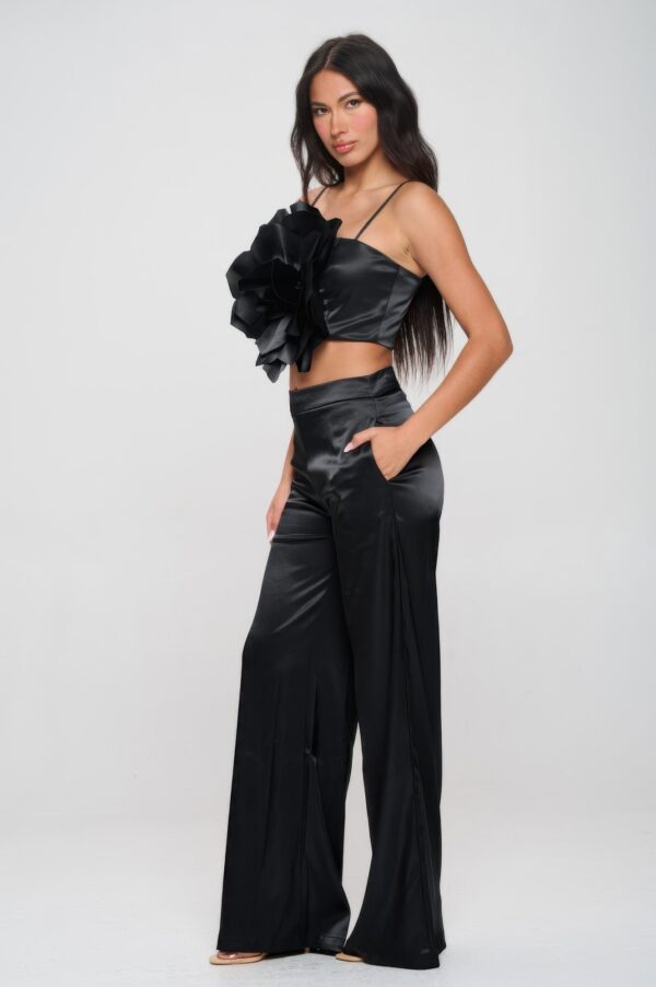 Crop Top & Wide-Leg Pant Set – Flower Front (Black)