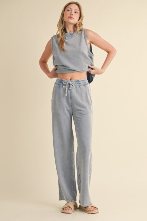 Mineral Wash Sleeveless Top – Boxy Crewneck in Blue