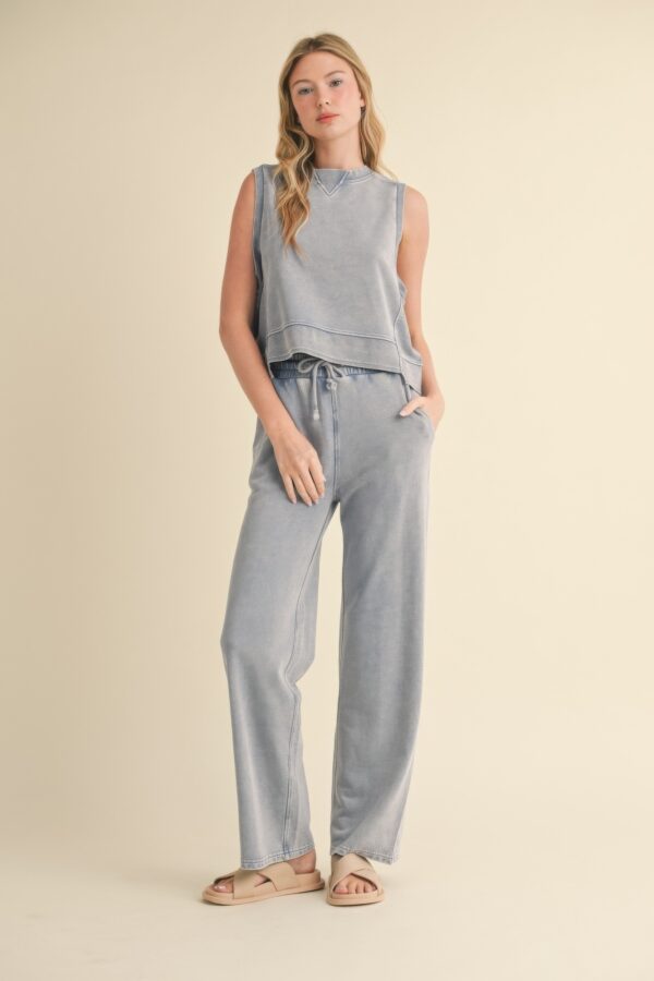 Mineral Wash Sleeveless Top – Boxy Crewneck in Blue