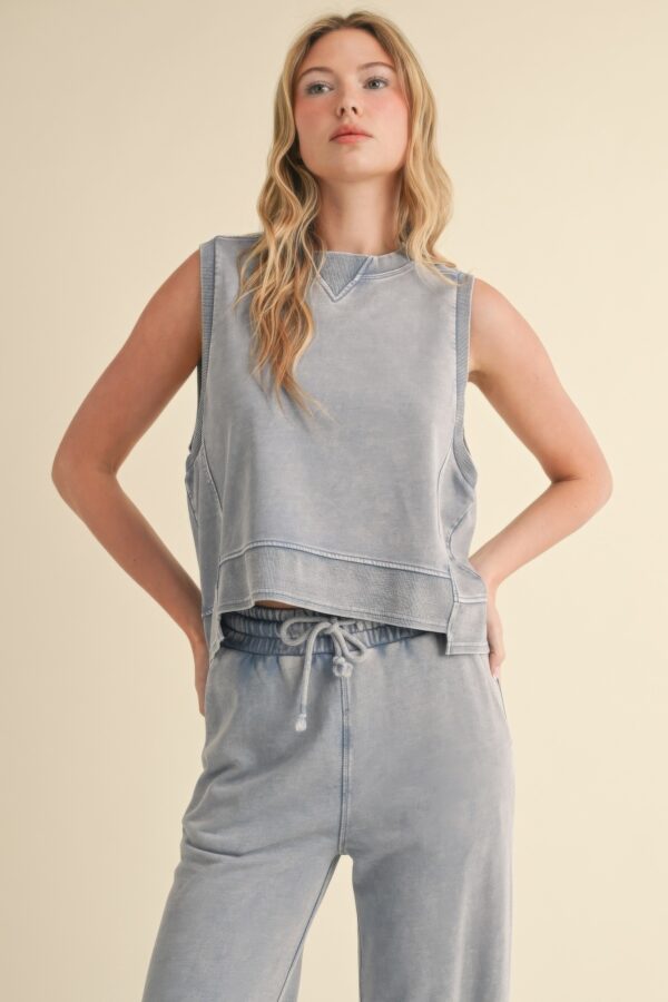 Mineral Wash Sleeveless Top – Boxy Crewneck in Blue