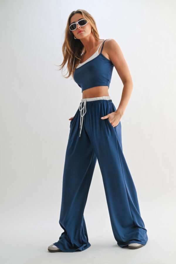 Drawstring Lounge Set – Crop Top & Relaxed Pants