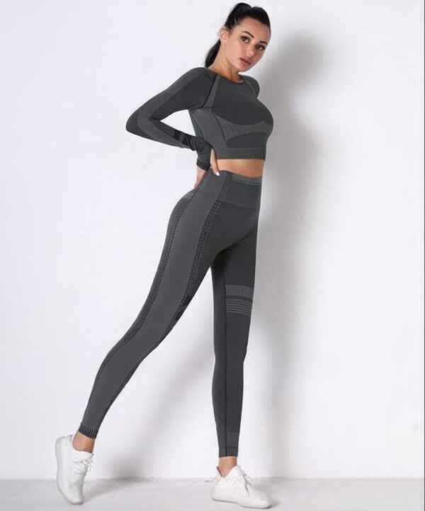Seamless Long Sleeve Yoga Set – High-Waist Leggings
