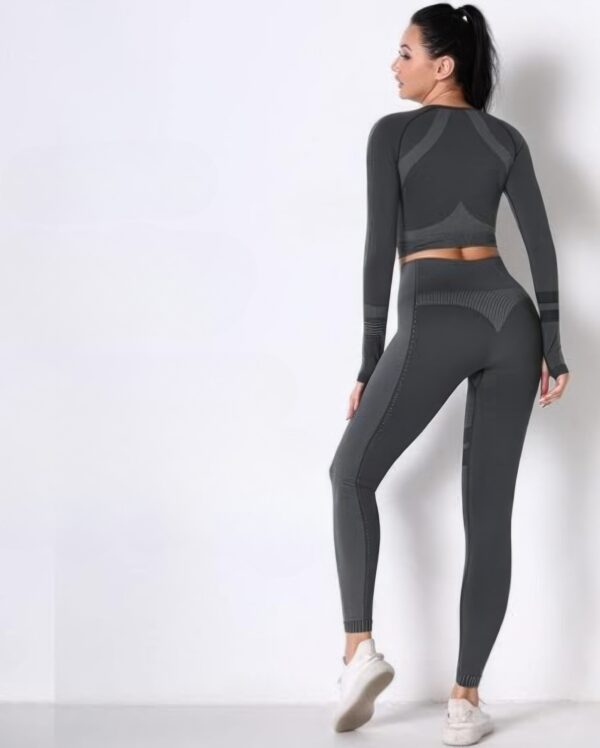 Seamless Long Sleeve Yoga Set – High-Waist Leggings