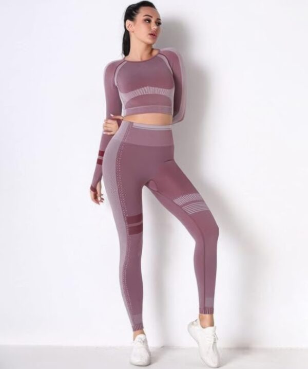 Seamless Long-Sleeve Yoga Set – Crop Top & High-Waist Leggings