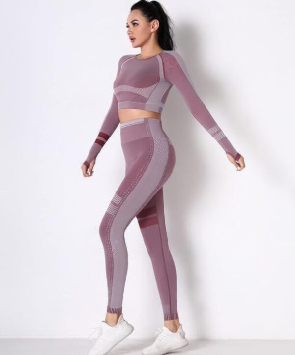 Seamless Long-Sleeve Yoga Set – Crop Top & High-Waist Leggings