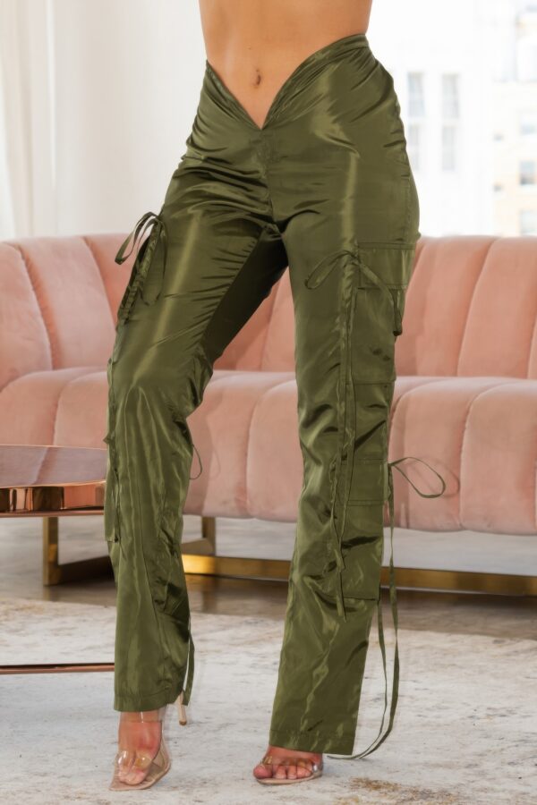 V-Cut Cargo Pants – Wide-Leg Utility Style