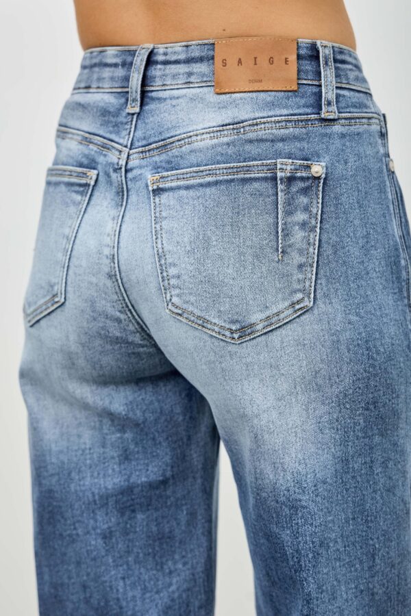 Mid-Rise Straight Jeans with Pintuck