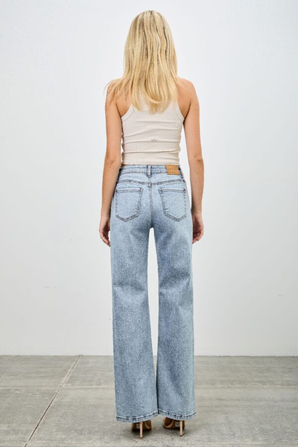 Mid-Rise Relaxed Straight Jeans – Distressed (Plus Size)