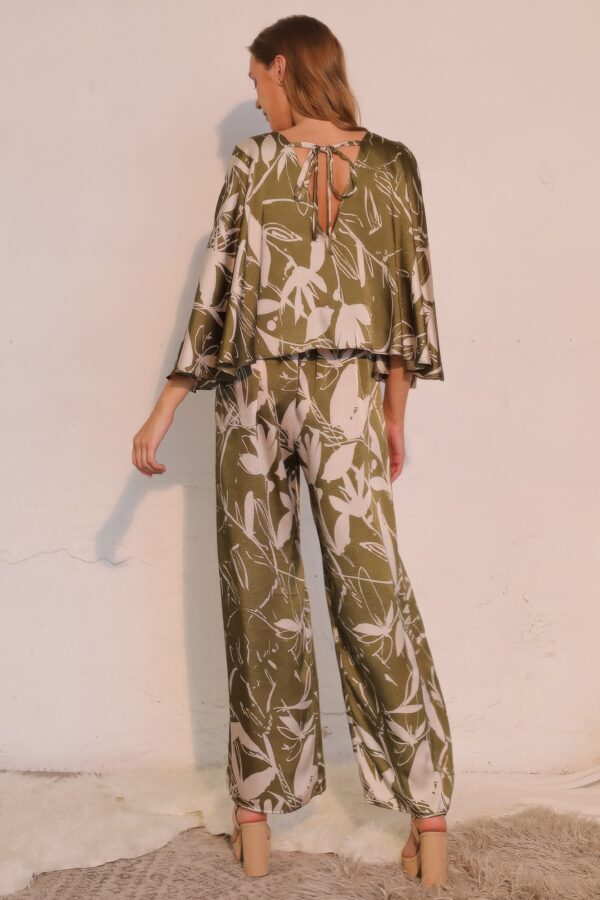 Dreaming Lily Satin Cape Jumpsuit – Floral Print