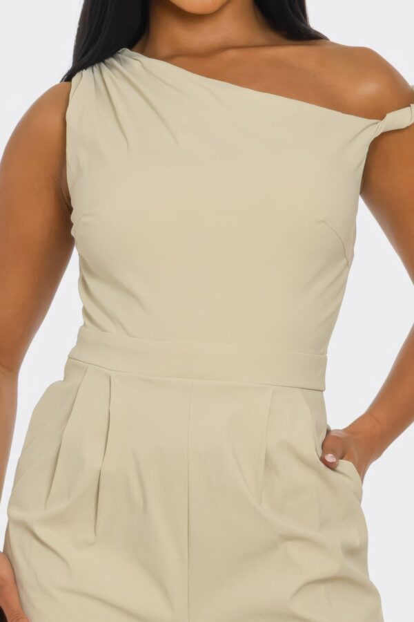 One-Shoulder Knotted Jumpsuit – Neutral